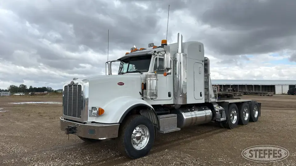 2012 Peterbilt 579 Conventional Truck with Sleeper