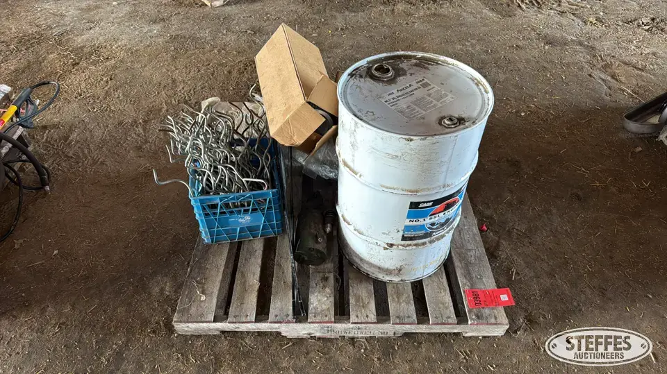 Case IH 0W-40 oil & parts Ag Equipment Part