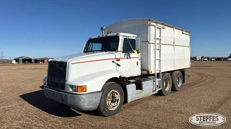 1991 International 8300 Grain Truck