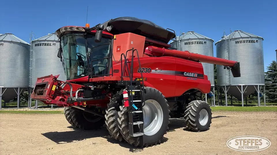 2014 Case IH 8230 Combine