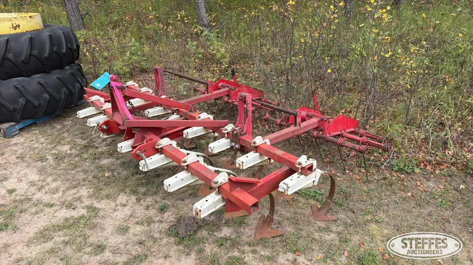 Field cultivator