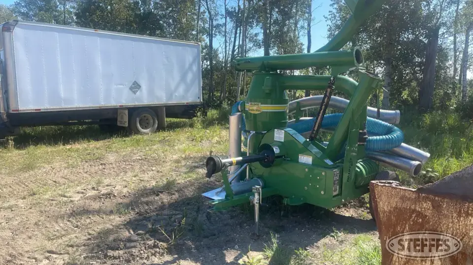 2014 Walinga 7614 Pneumatic Grain Equipment
