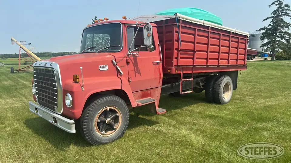 1976 Ford 600 Grain Truck