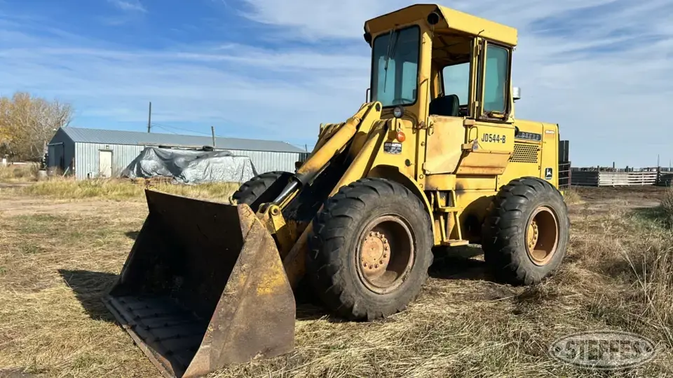 Deere 544-B Loader