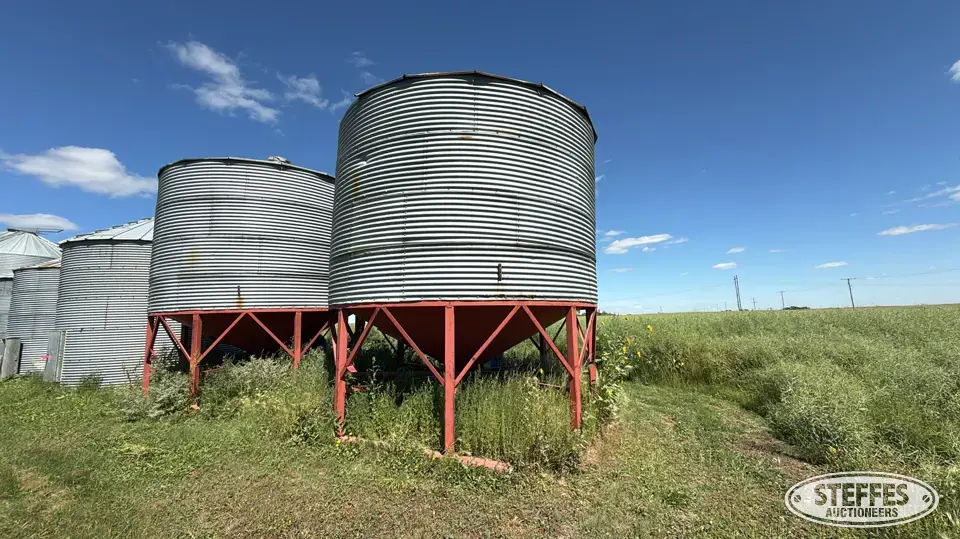 Westeel-Rosco hopper bin