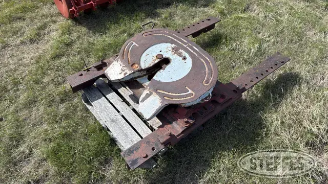 Holland 5th wheel hitch