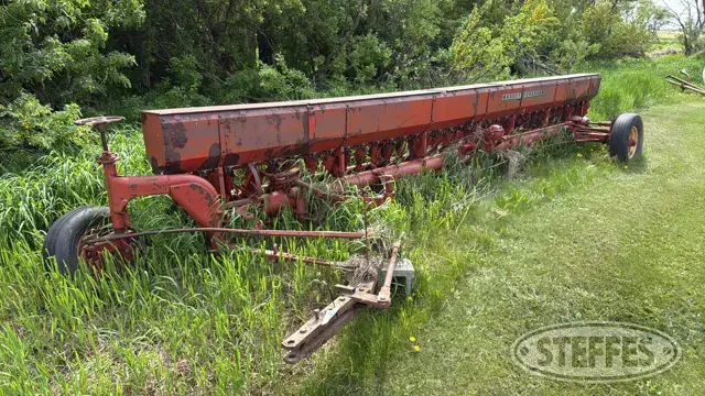 Massey-Ferguson 36