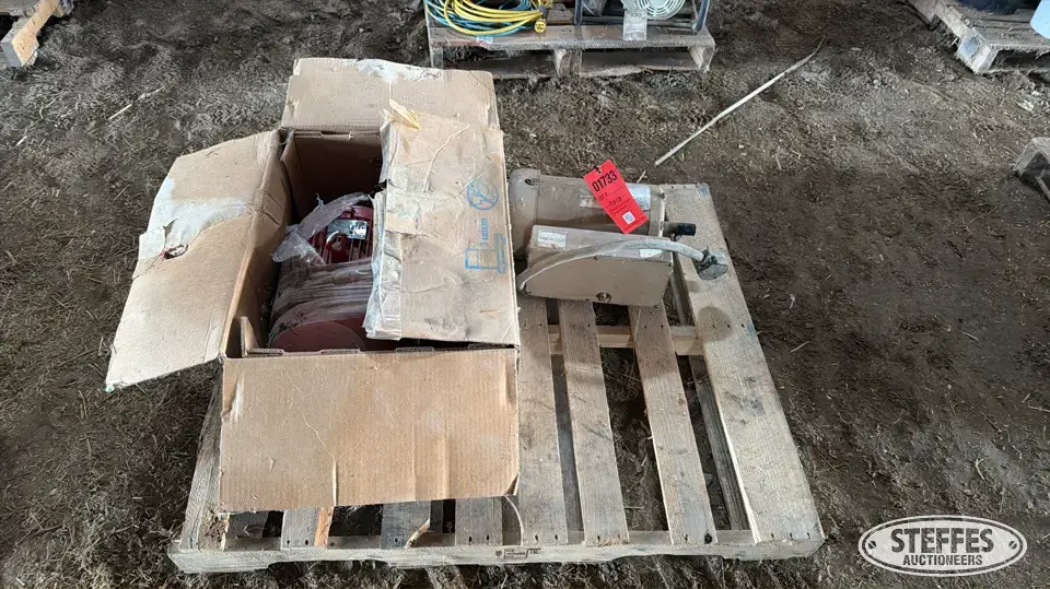 (2) Electric motors Farm Support Item