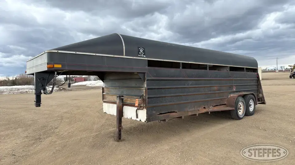 1992 Real Gooseneck Livestock Trailer