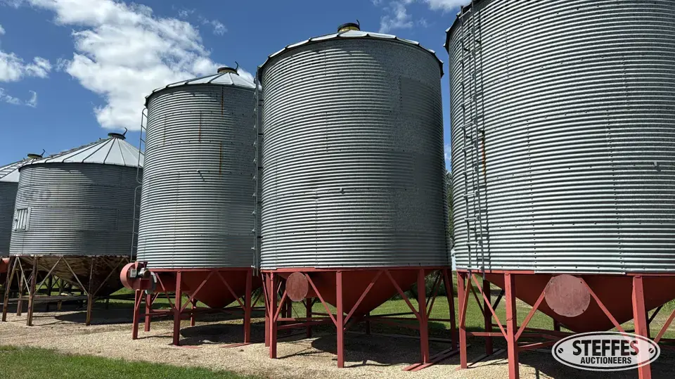 Westeel-Rosco hopper bin