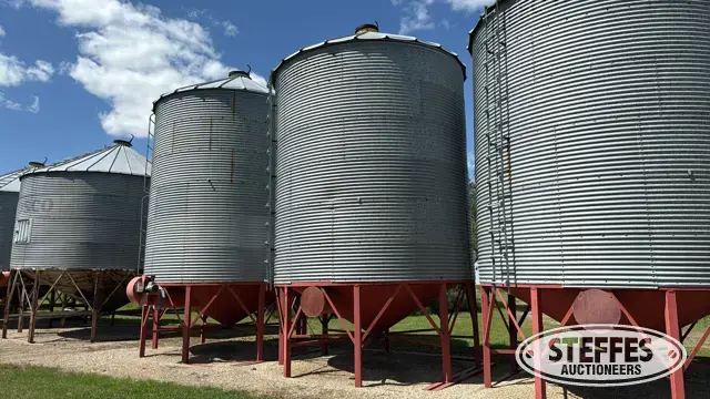 Westeel-Rosco hopper bin