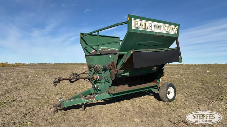 Bridgeview Bale King Vortex 3000 Bale Handling