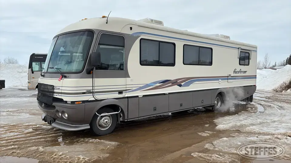 1995 Fleetwood Pace Arrow 33L Motorhome