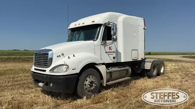 2005 Freightliner Columbia 120