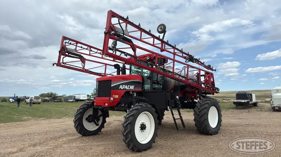2008 Apache AS1210 Self-Propelled Sprayer