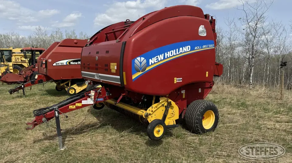 2015 New Holland RB560 Round Baler