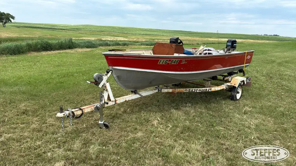 Lund S-16 Boat