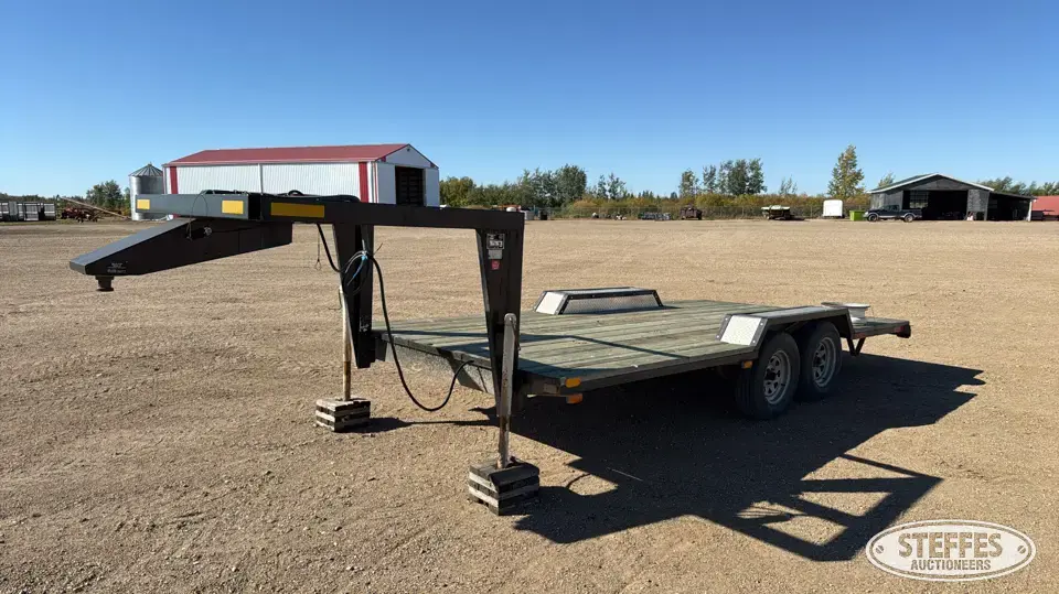 Okanagan tandem axle gooseneck equipment trailer Flatbed Trailer