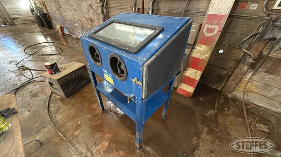 Power Fist sandblasting cabinet Specialty Tool