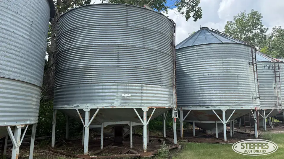 Westeel-Rosco hopper bin