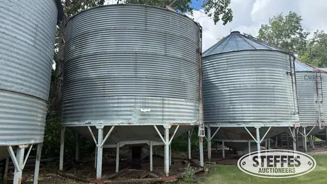 Westeel-Rosco hopper bin
