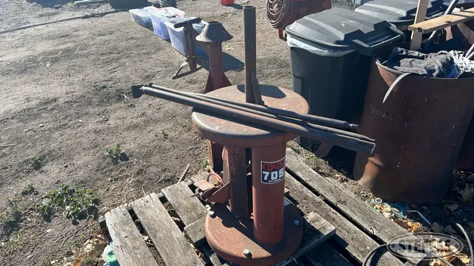 Coats Tireman 705 Farm Support Item