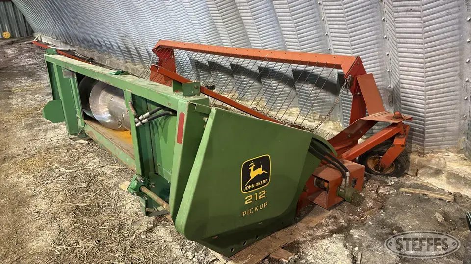 John Deere 212 Pickup Head