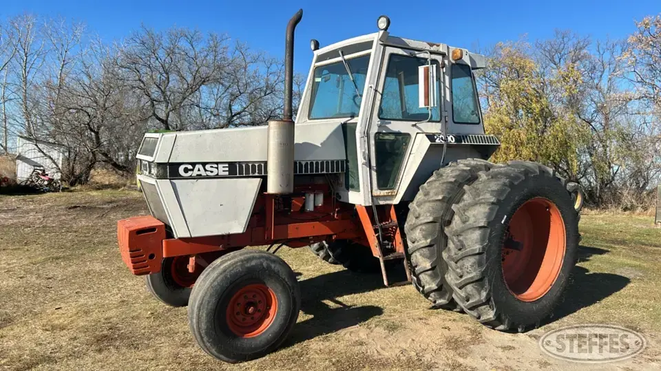 1981 Case 2090 2WD Tractor