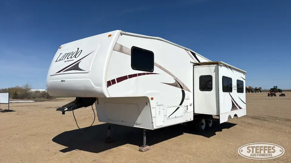 2005 Keystone Laredo 27RL Camper