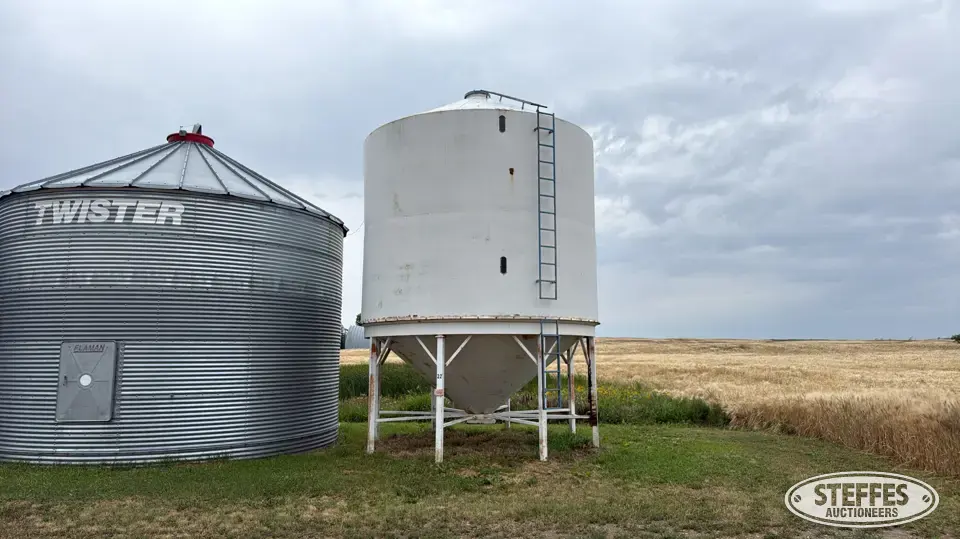 1994 Muirhead 2600 Hopper Bin