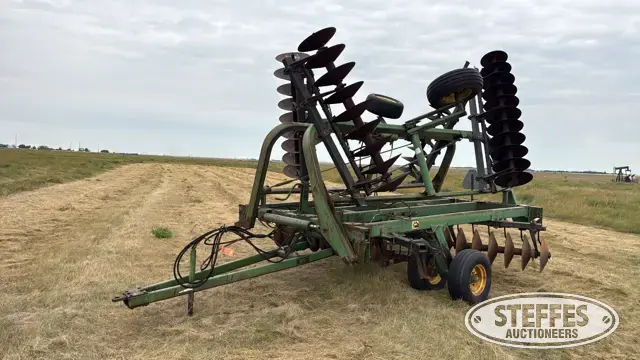 John Deere 235