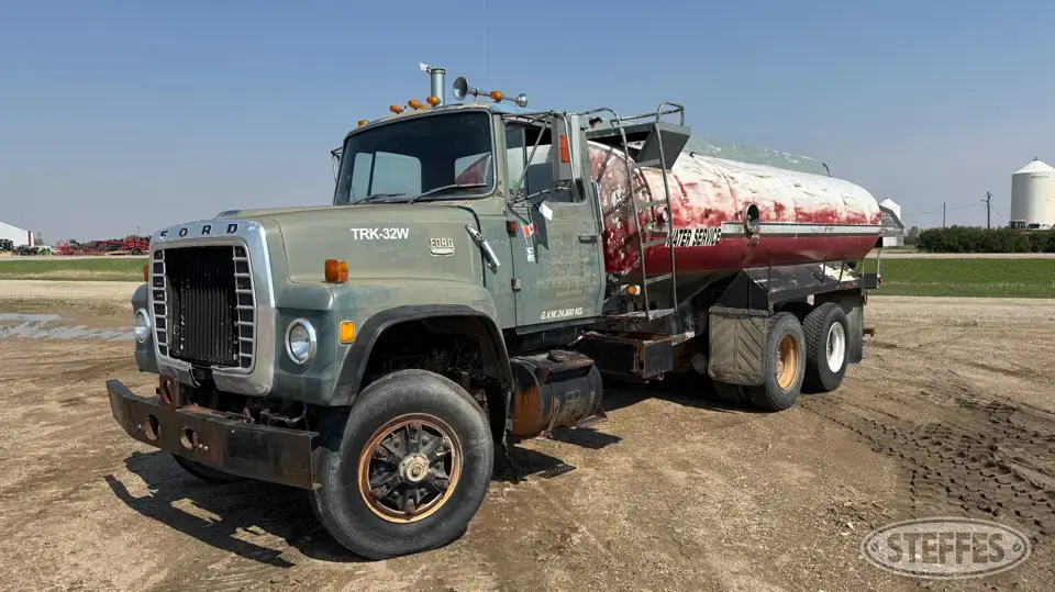 1981 Ford 9000 Water Truck