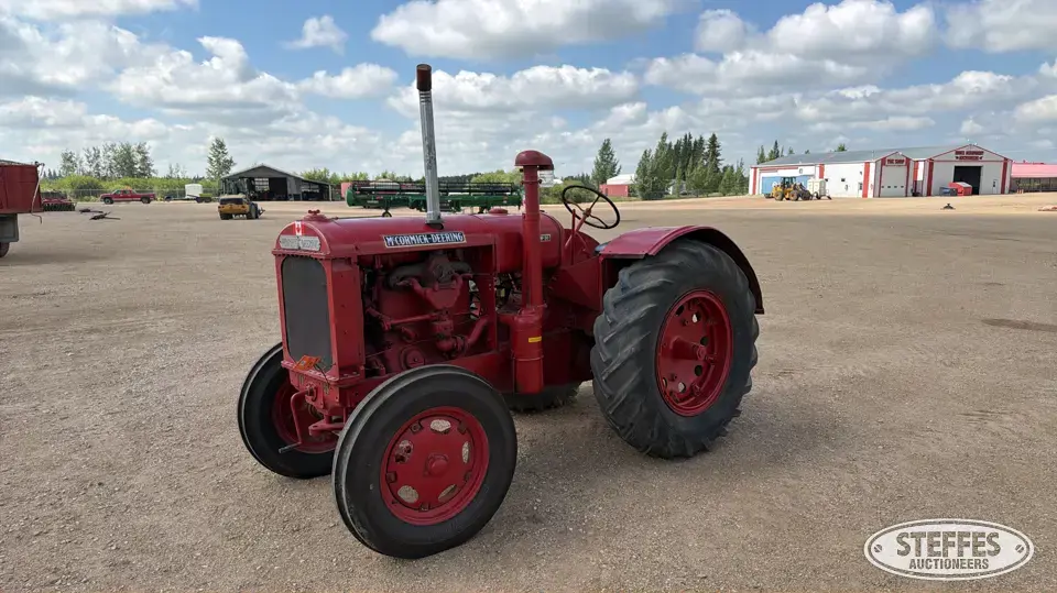 1939 McCormick-Deering W-30 Collectible Show Tractors-Stationary Engine