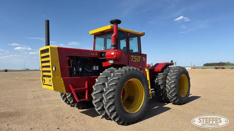 1976 Versatile 750 Series 2 4WD Tractor