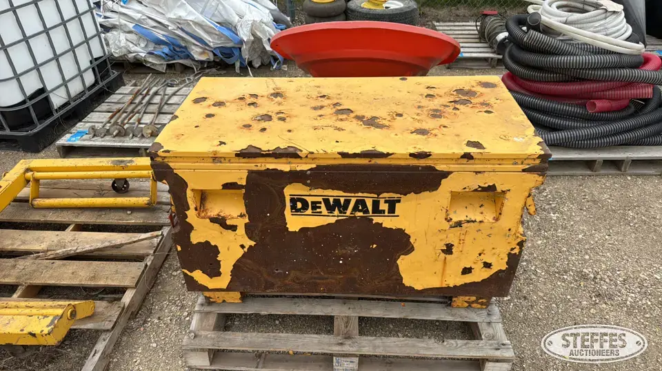 DeWalt job box Storage and Bench