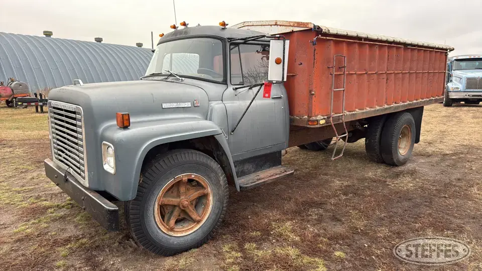 1973 International 1600 Loadstar Grain Truck