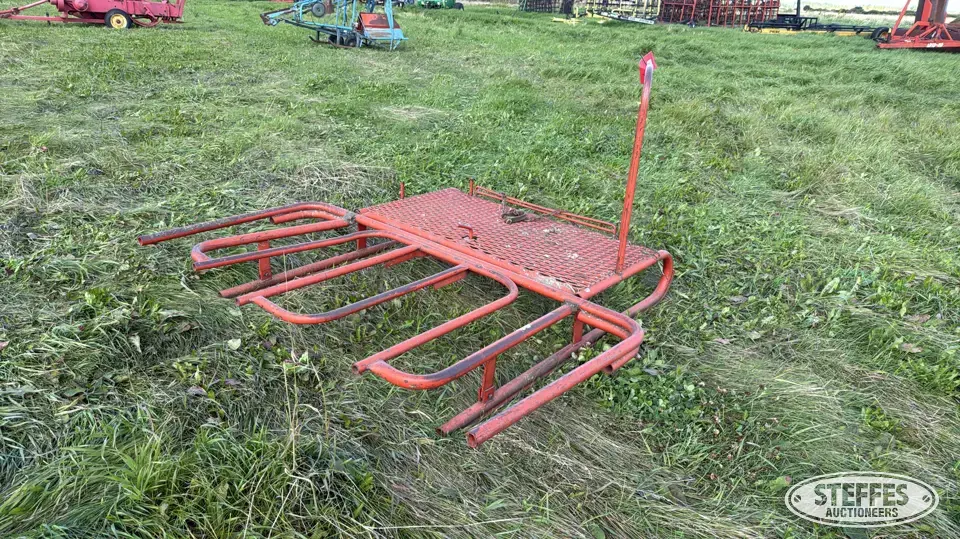 Inland bale stooker Bale Handling