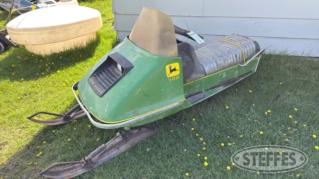 John Deere 300