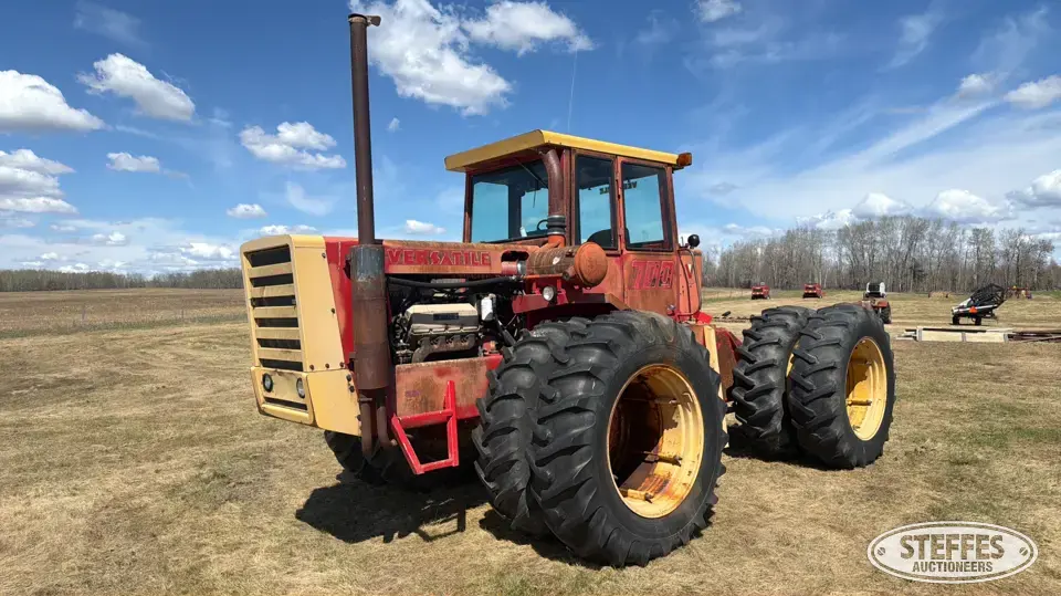 1977 Versatile 700 Series 2 4WD Tractor