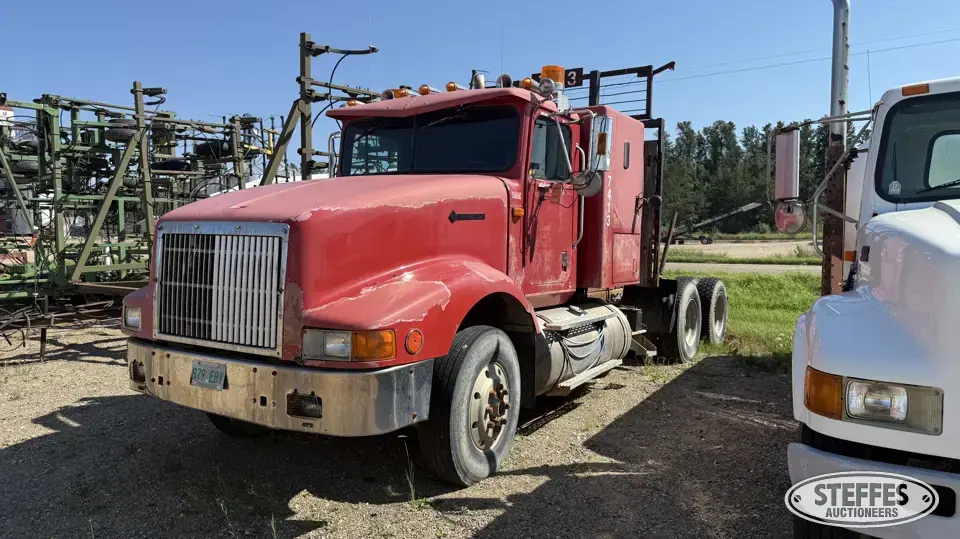1993 International 9400 Conventional Truck with Sleeper