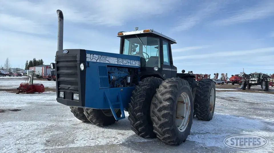 1990 Ford Versatile 876 4WD Tractor