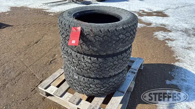 (3) General Grabber AT2 275/65R18 tires