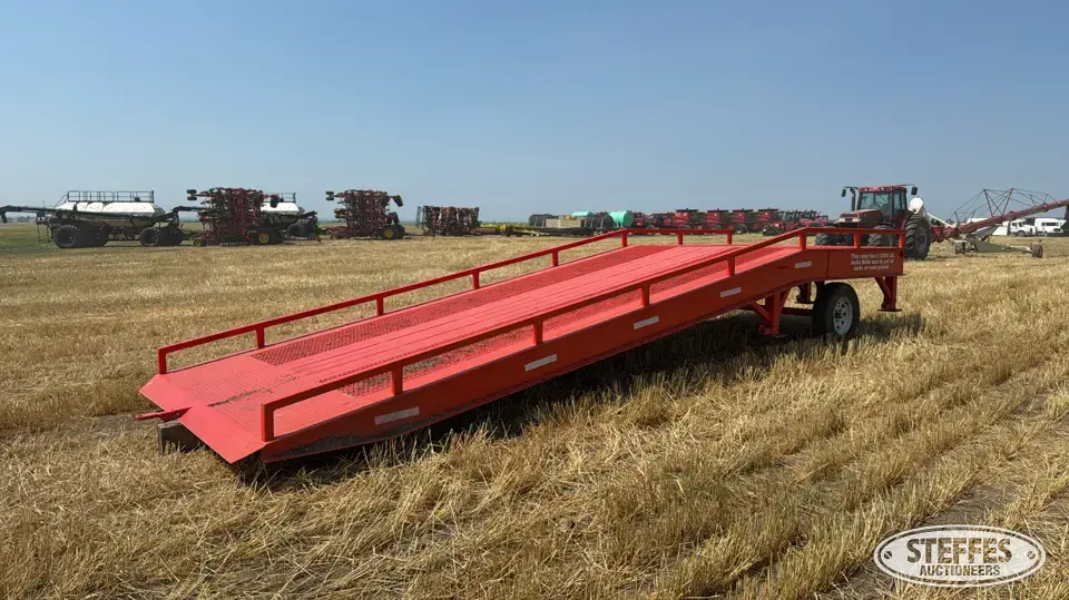 Portable loading ramp Farm Support Item