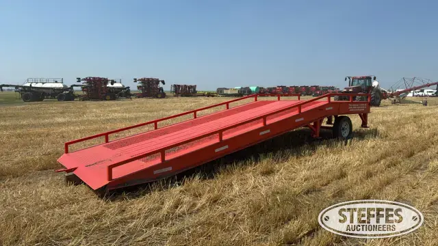 Portable loading ramp
