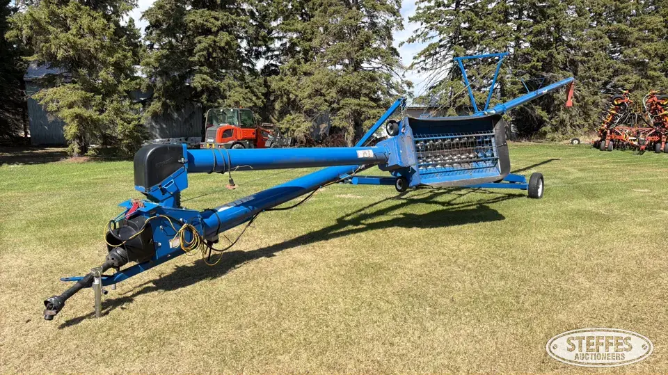 2008 Brandt 1070 Swing Hopper Auger