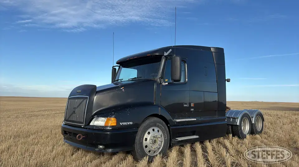 1998 Volvo VN Conventional Truck with Sleeper