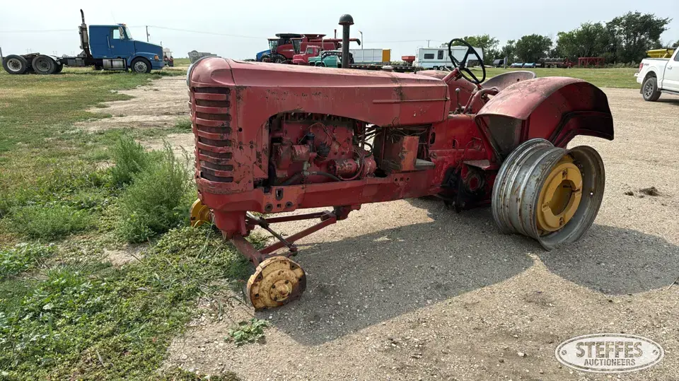 1958 Massey-Harris 444 Collectible Tractor