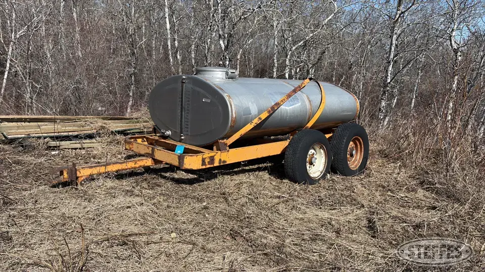 Shop-built tandem axle water trailer Tank Trailer