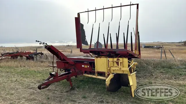 New Holland 1033 Stackliner