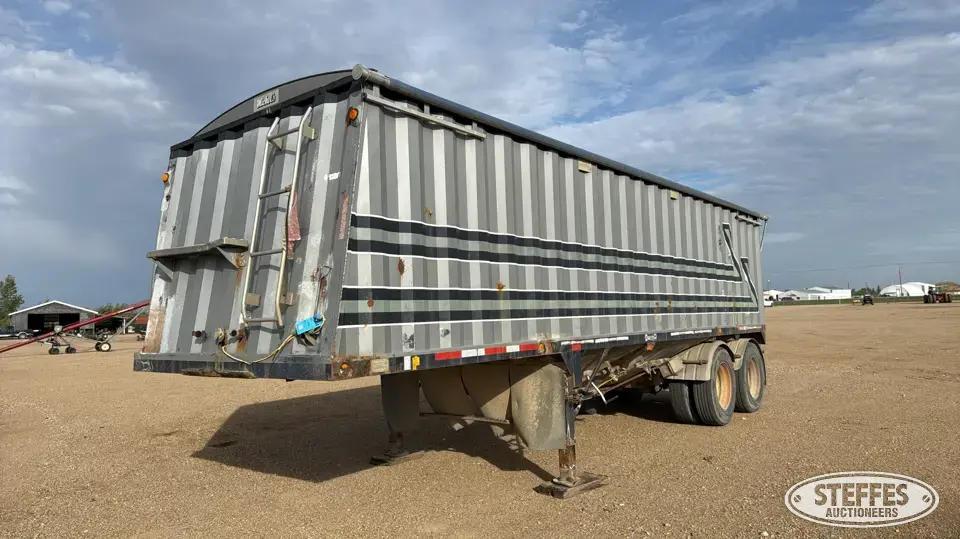 1993 Doepker Hopper Bottom Trailer